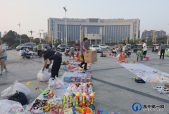 禹州：夜市摊摆到了市政府门前