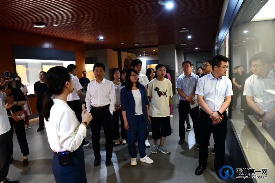 禹州中专“孔家钧窑班”签约仪式暨开班第一课隆重举行 禹州中专“孔家钧窑班”签约仪式暨开班第一课隆重举行