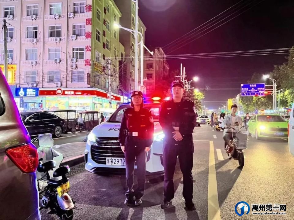 迎双节,禹州公安窗口服务“不打烊” 迎双节,禹州公安窗口服务“不打烊”