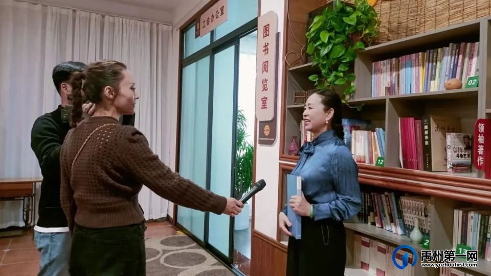 全国道德模范、好军嫂吴新芬和一级伤残军人丈夫王俊景共唱的这首歌感动了很多人 全国道德模范、好军嫂吴新芬和一级伤残军人丈夫王俊景共唱的这首歌感动了很多人