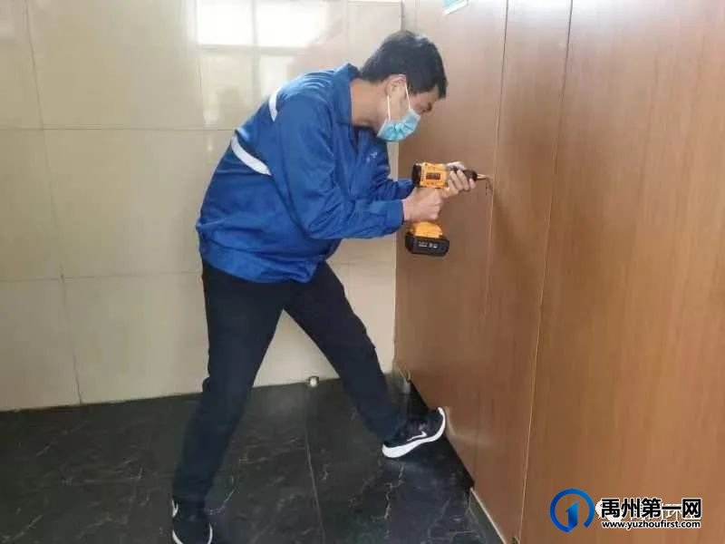 禹州环卫:国庆中秋我在岗,我为城市做贡献! 禹州环卫:国庆中秋我在岗,我为城市做贡献!