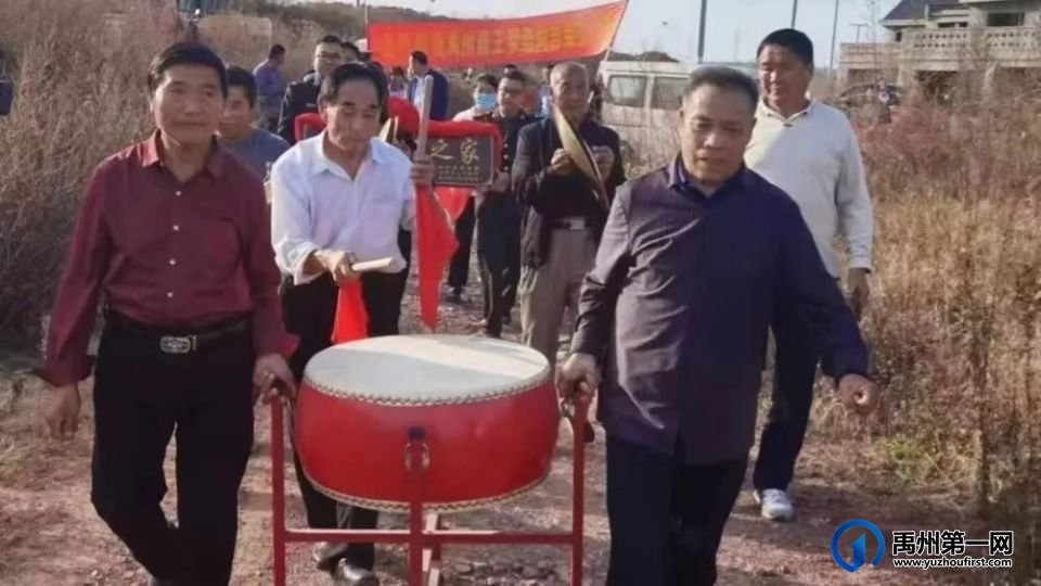 禹州市军地联合为二等功臣之家送喜报 禹州市军地联合为二等功臣之家送喜报