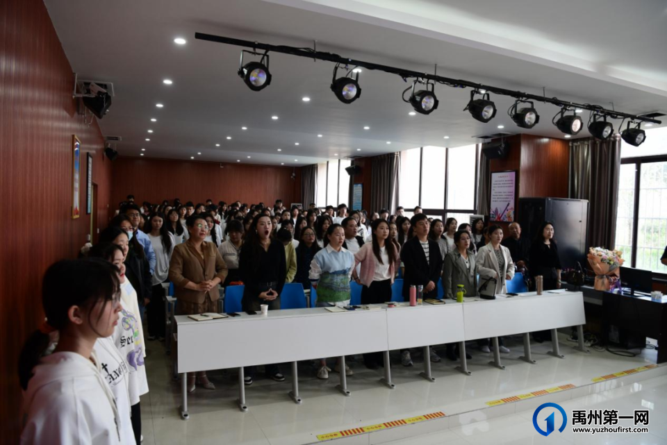 许昌市音乐家协会声乐公益课堂走进禹州中专 许昌市音乐家协会声乐公益课堂走进禹州中专