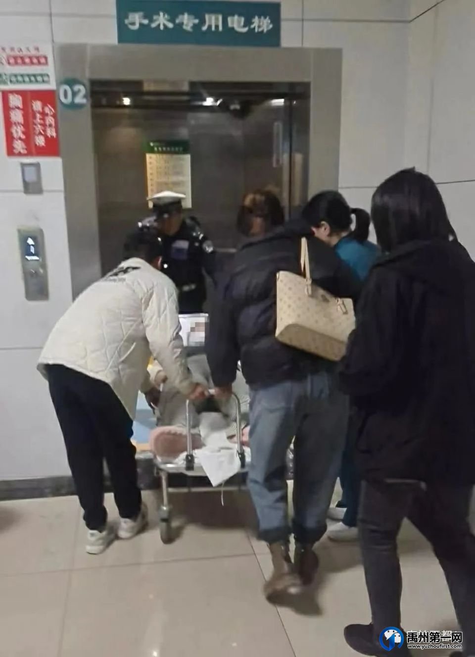 禹州交警一路“狂飙”护送临产孕妇,15分钟到达医院 禹州交警一路“狂飙”护送临产孕妇,15分钟到达医院