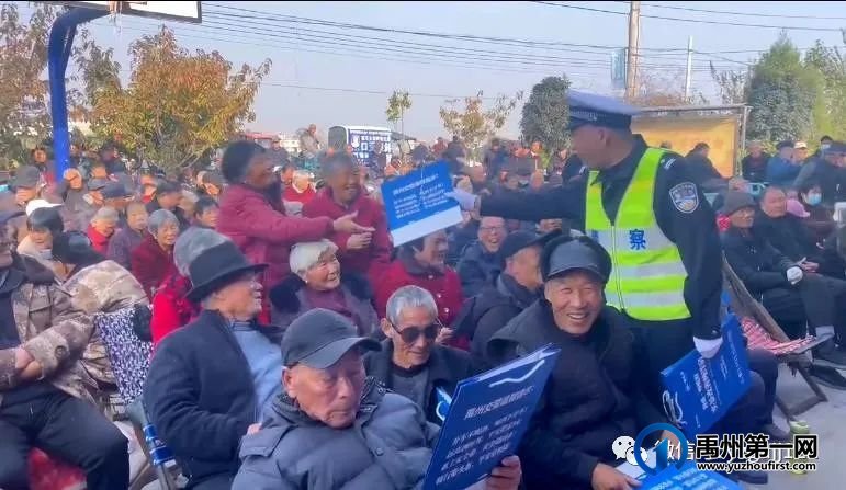 禹州交警走上戏剧“大舞台” 禹州交警走上戏剧“大舞台”
