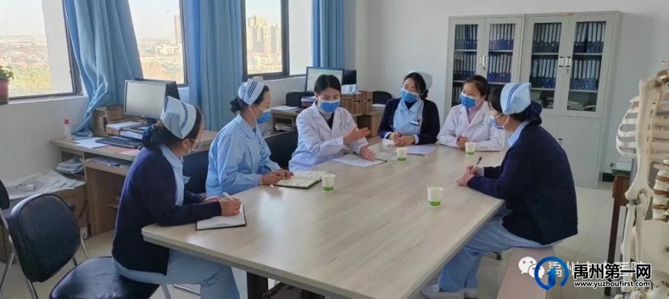 禹州市中医院“骨科大咖齐聚力,医学盛宴送健康”大型科普义诊活动圆满成功! 禹州市中医院“骨科大咖齐聚力,医学盛宴送健康”大型科普义诊活动圆满成功!