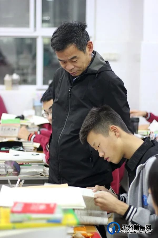禹州一高|李海群:从教36年 将温暖和情感倾注在每个学生身上 禹州一高|李海群:从教36年 将温暖和情感倾注在每个学生身上