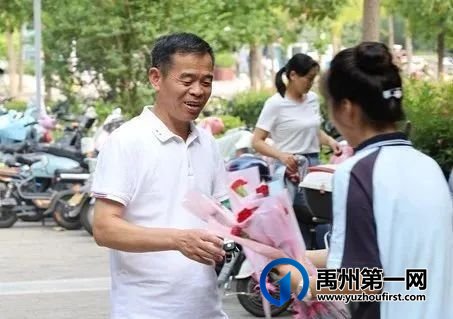 禹州一高|李海群:从教36年 将温暖和情感倾注在每个学生身上 禹州一高|李海群:从教36年 将温暖和情感倾注在每个学生身上