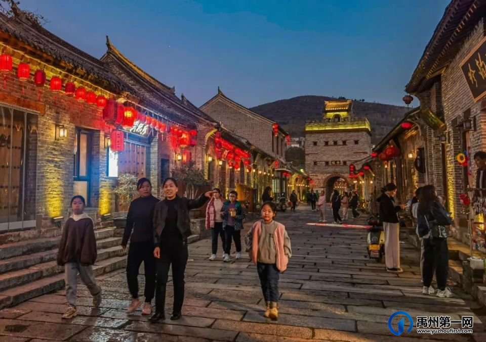 禹州神垕古镇景区开展冬季消防演练,共筑平安景区 禹州神垕古镇景区开展冬季消防演练,共筑平安景区