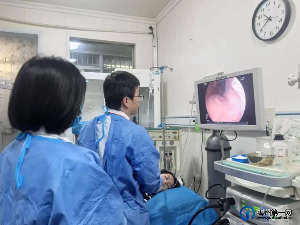 郑州一院志愿者服务队赴禹州市二院开展省“红会送医”活动 郑州一院志愿者服务队赴禹州市二院开展省“红会送医”活动