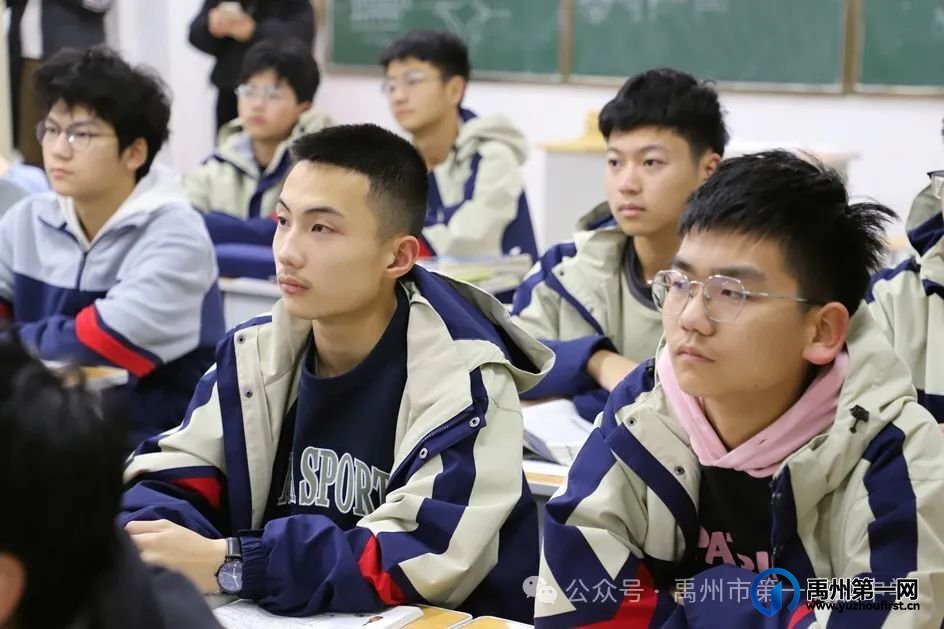禹州一高 | 引领青年航向 助力赤子成长 —— 记一次特殊的校长班会课