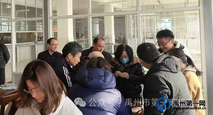 温暖冬至 饺香传情——禹州一高开展教师冬至团建活动