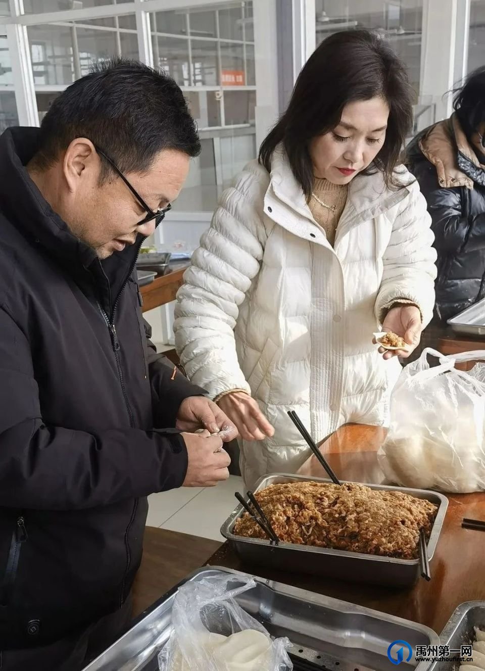 温暖冬至 饺香传情——禹州一高开展教师冬至团建活动 温暖冬至 饺香传情——禹州一高开展教师冬至团建活动