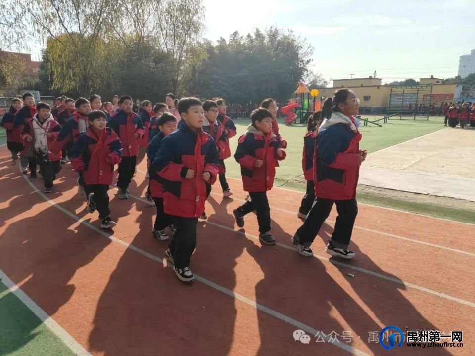 禹州钧台教育总支领导莅临春蕾学校进行常规管理检查