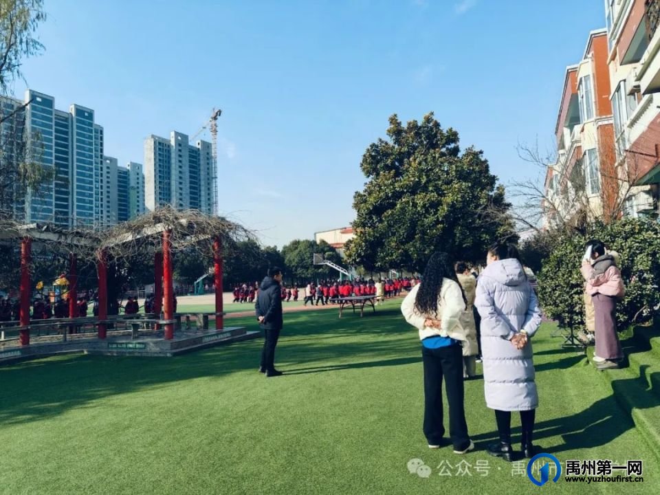 禹州钧台教育总支领导莅临春蕾学校进行常规管理检查
