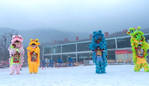 禹州大鸿寨滑雪场正式开板啦！
