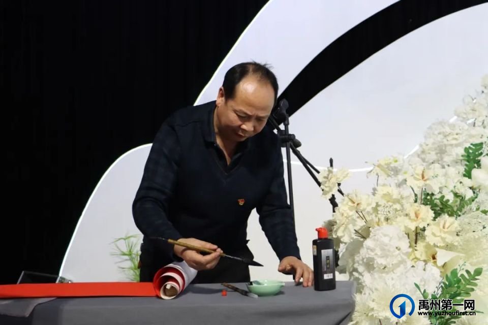 禹州市方岗镇:乡村T台秀风采 禹州市方岗镇:乡村T台秀风采