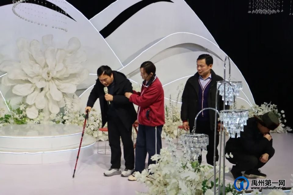 禹州市方岗镇:乡村T台秀风采 禹州市方岗镇:乡村T台秀风采