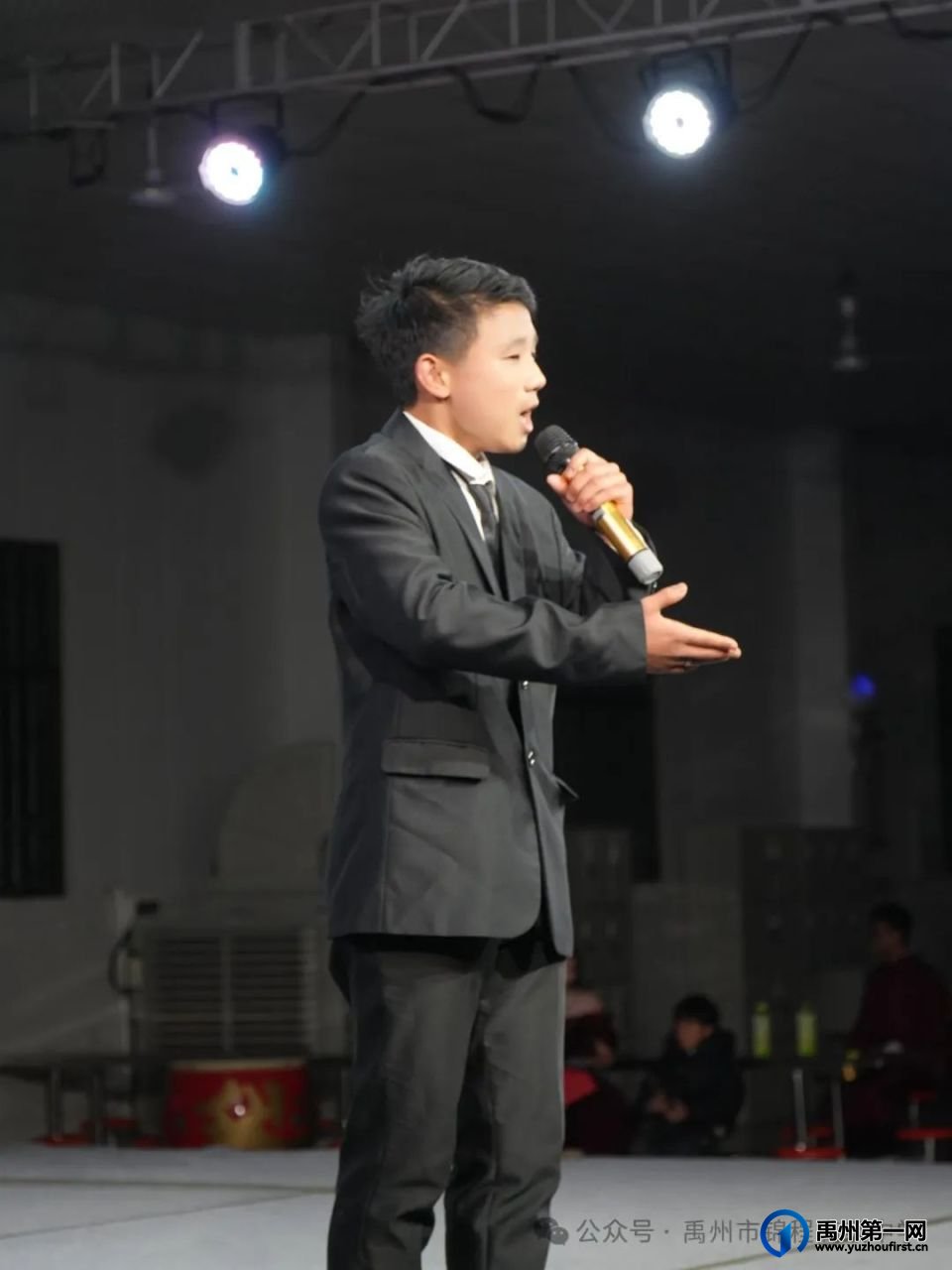 禹州市锦程高级中学2025年元旦晚会圆满完成 禹州市锦程高级中学2025年元旦晚会圆满完成