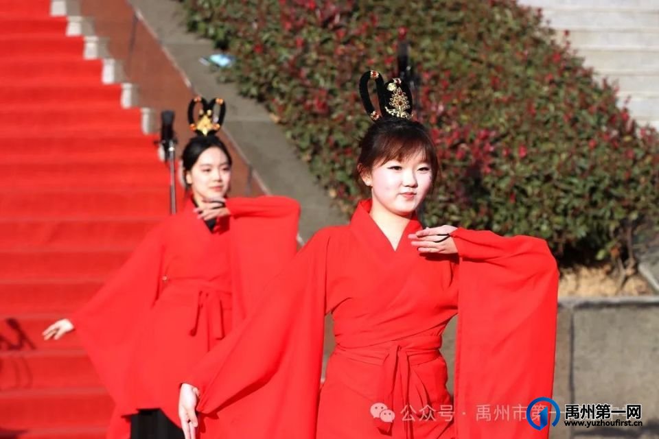 禹州一高举办2025年元旦文艺汇演 禹州一高举办2025年元旦文艺汇演