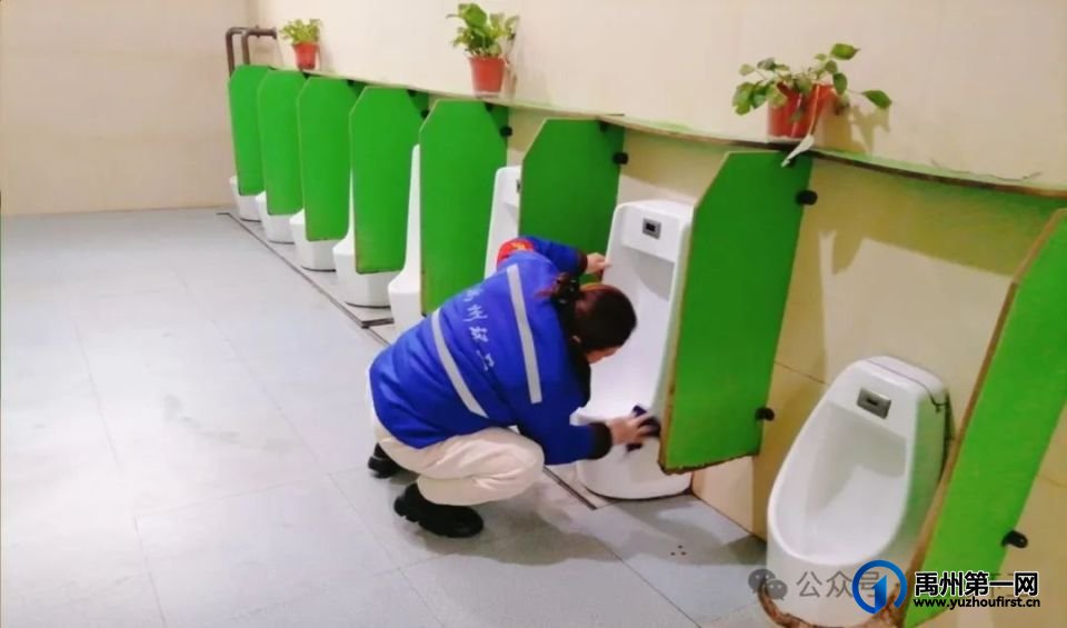 禹州环卫：优化环境卫生 喜迎新春佳节