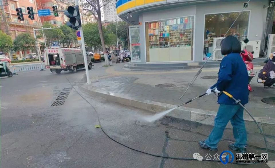 禹州环卫:坚守岗位不打烊 干干净净过新年
