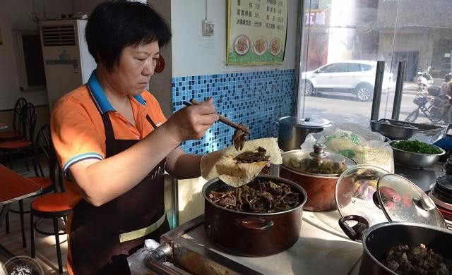 这一张烙馍卷菜在禹州流行三十年外地人都没尝过