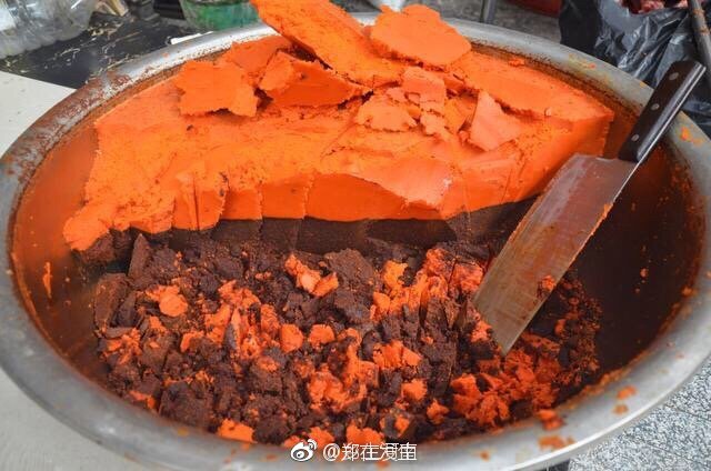在禹州花石镇有一碗颇为有名的羊肉汤