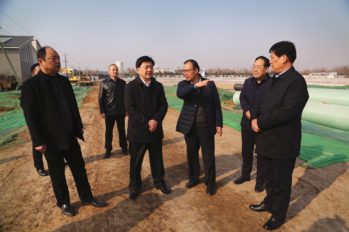 禹州市市长范晓东深入到颍河湿地公园、市第三污水处理厂调研项目建设推进情况