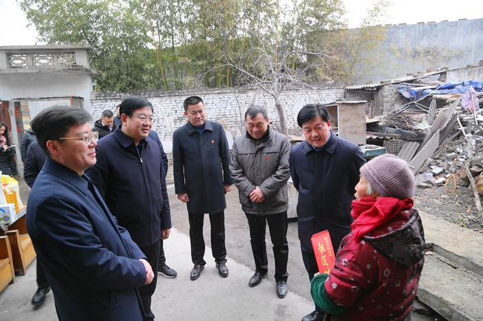 禹州市领导看望慰问驻禹部队官兵及部分困难群众